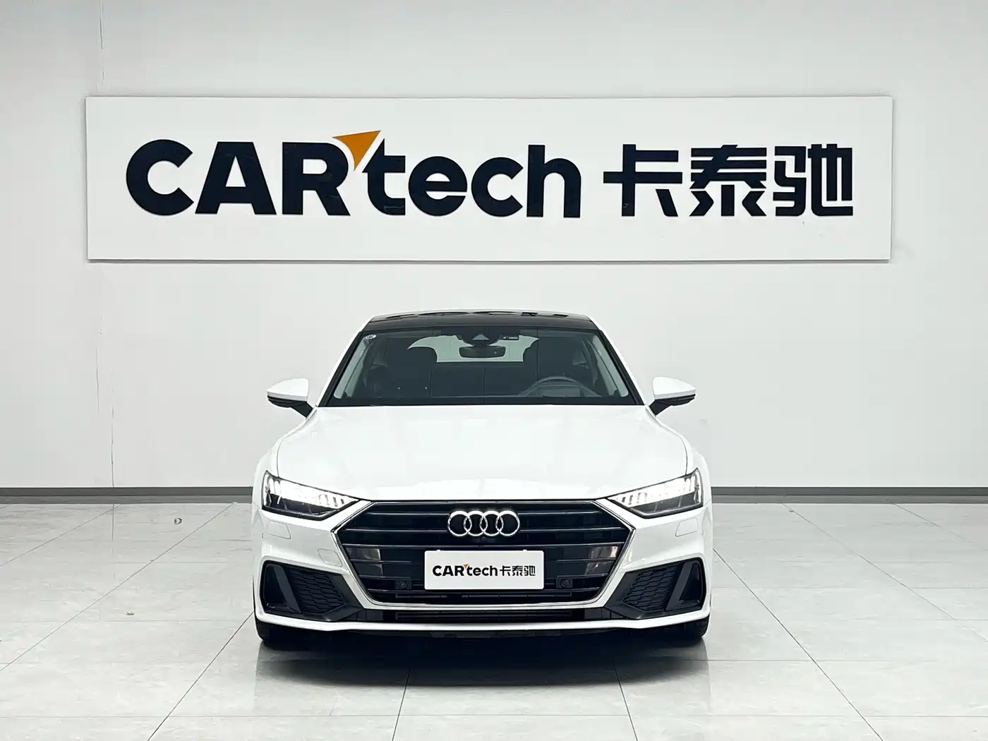 Audi A7 2023 Model 45 TFSI Premium Selection Edition фото 2