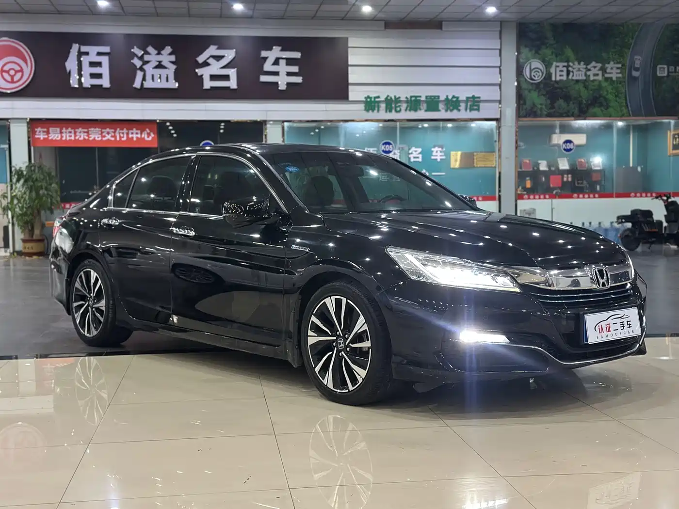 Фото 3 - Honda Accord
