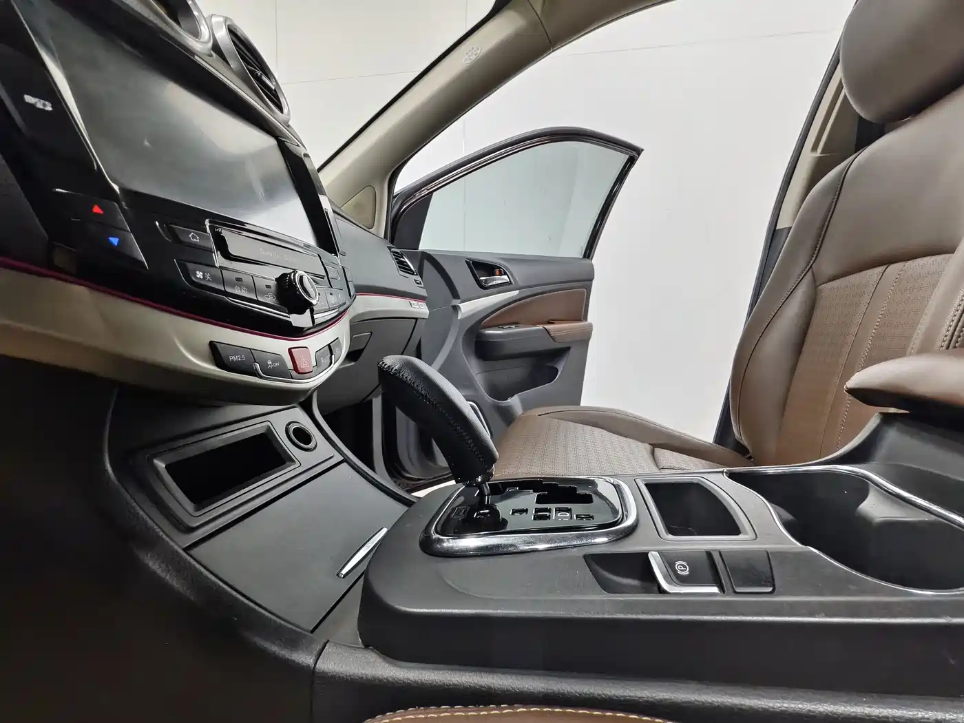 BYD S7 2015 2.0T Upgrade Automatic Premium фото 13