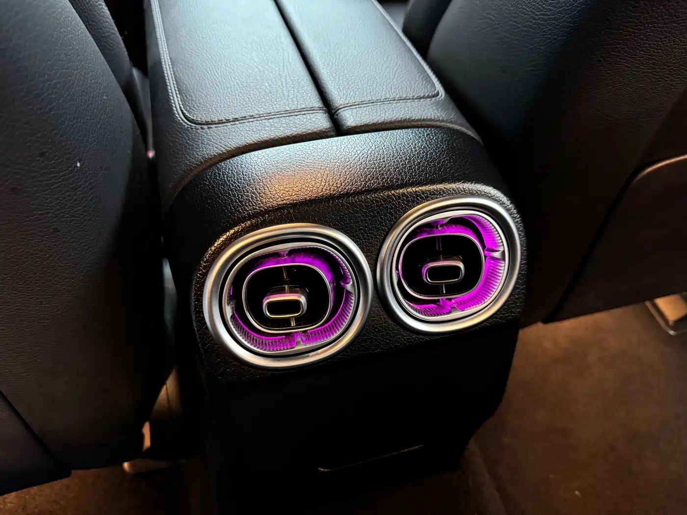 Mercedes-Benz C-Class 2023 C 260 L Night Edition Sport фото 9