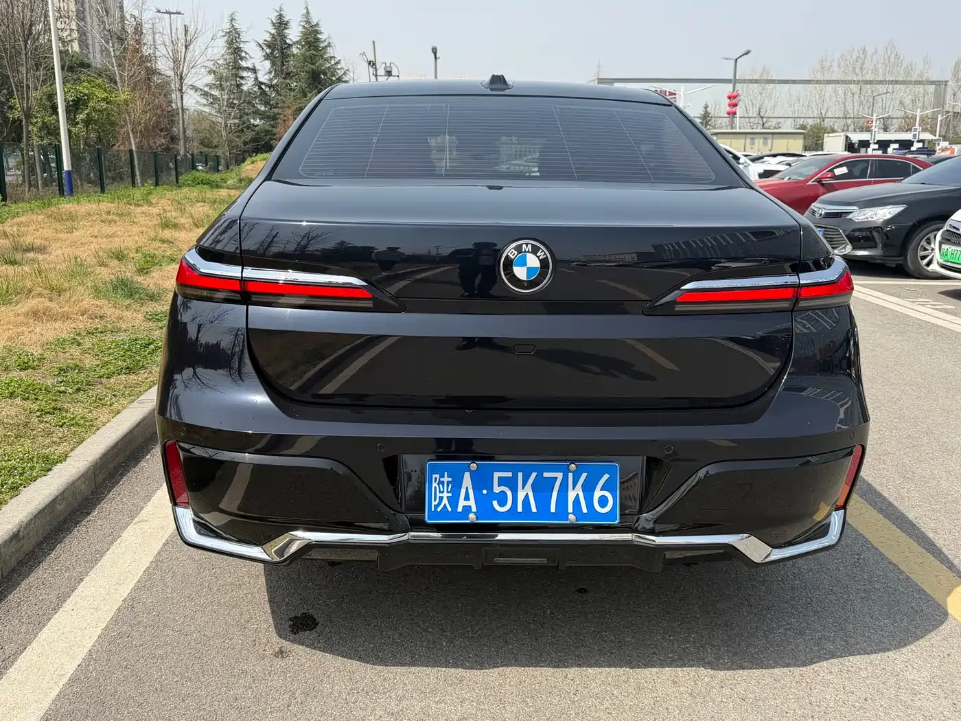 BMW 7 Series 2023 Model 735Li M Sport Package фото 11