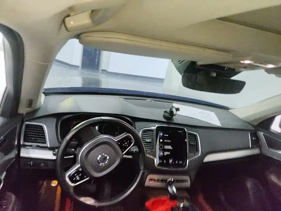 Фото 5 - Volvo XC90
