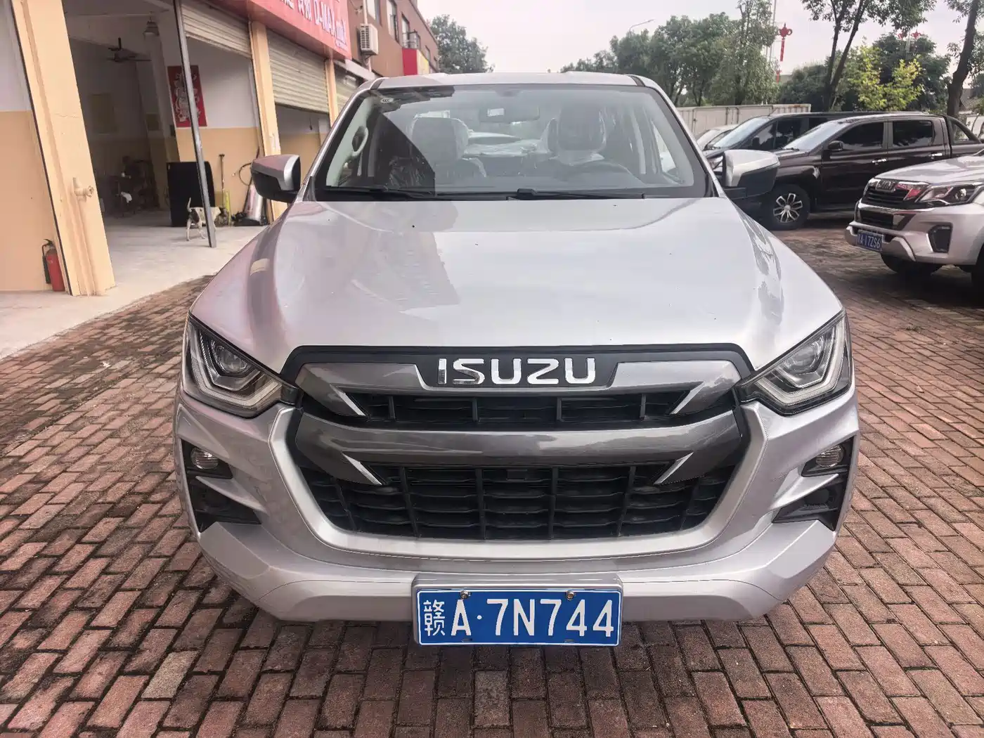 Isuzu Lingtuo 2026 2023 2.5T Automatic 2WD Diesel Navigation Long Chassis