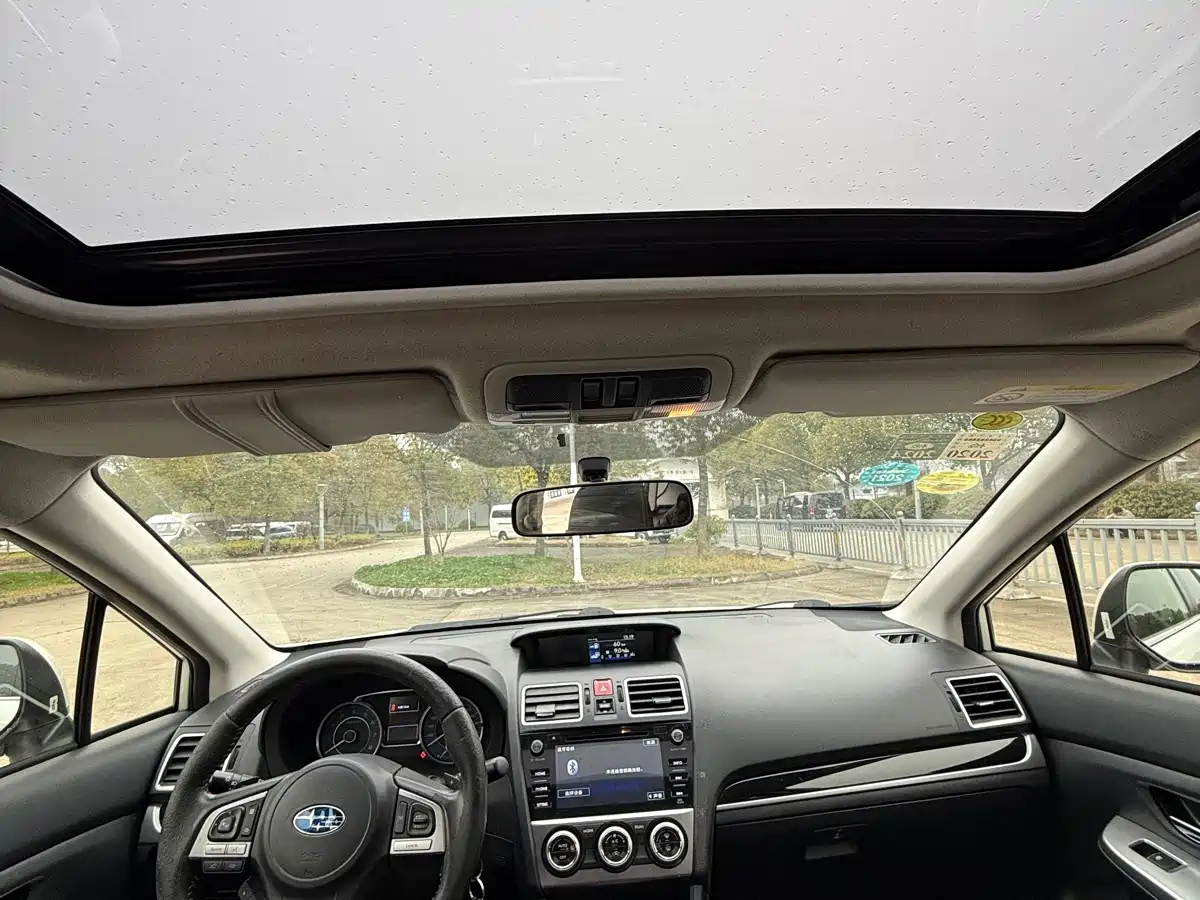 Subaru XV 2016 Model 2.0i Luxury Navigation Edition фото 9