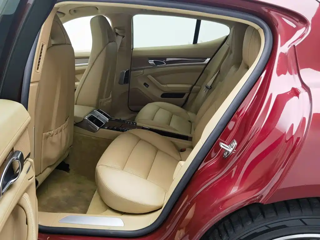 Porsche Panamera 2011 2010 Panamera 4 3.6L