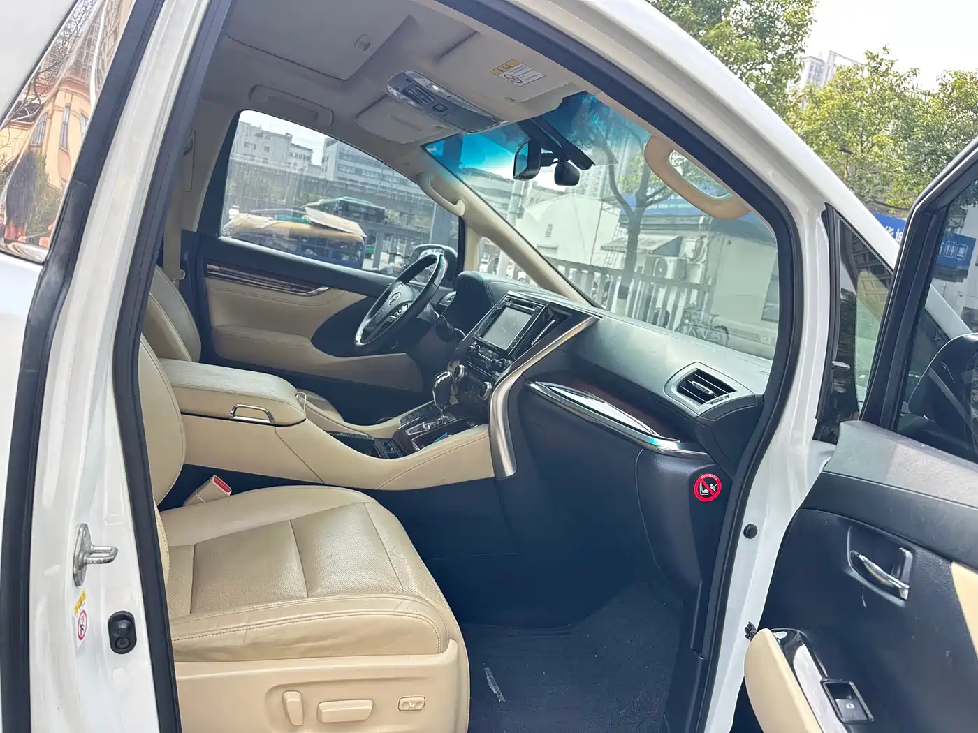 Toyota Alphard 2015 3.5L Premium Edition фото 5