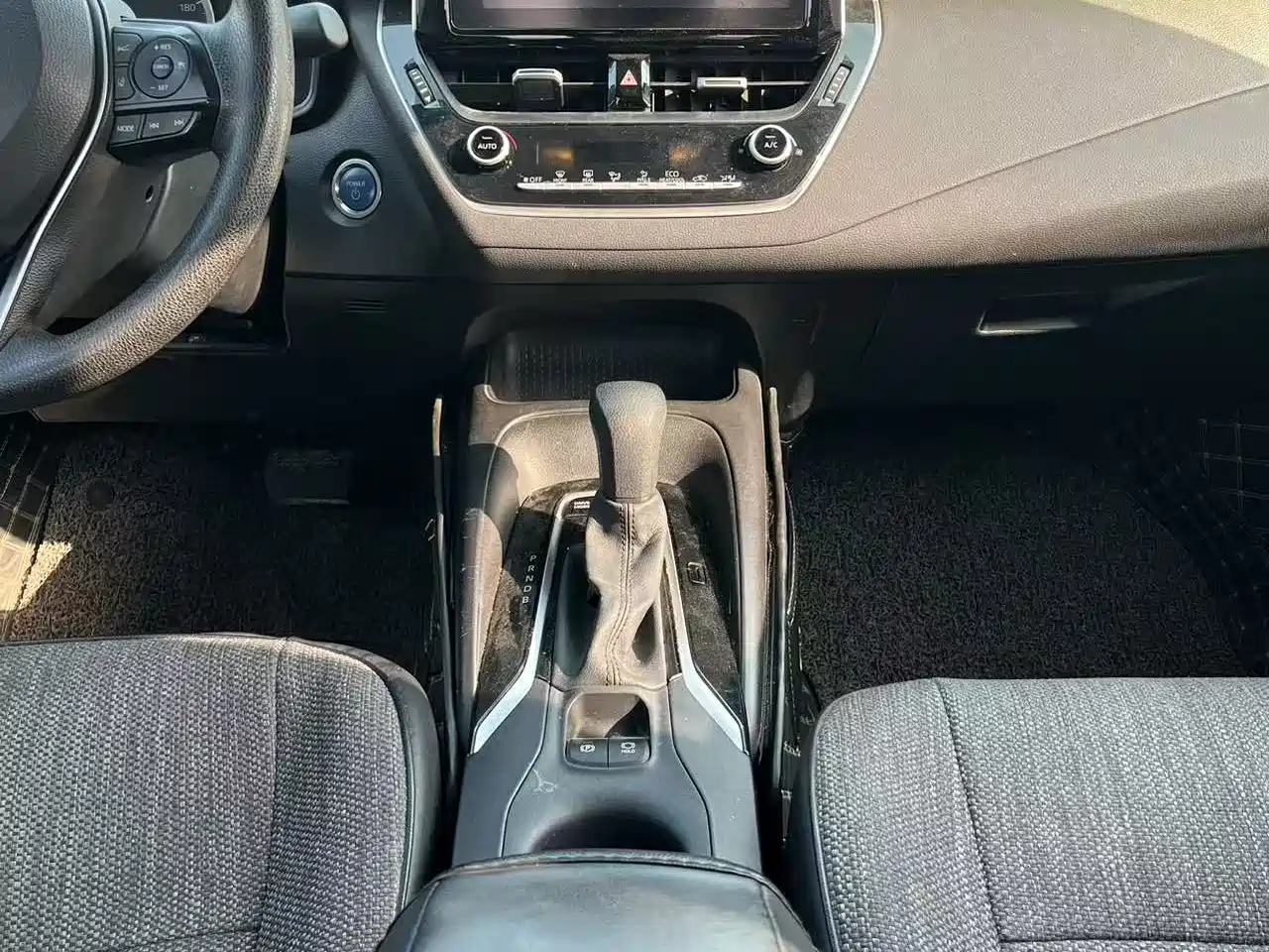 Toyota Levin 2021 Dual Engine 1.8H E-CVT Luxury Edition фото 7