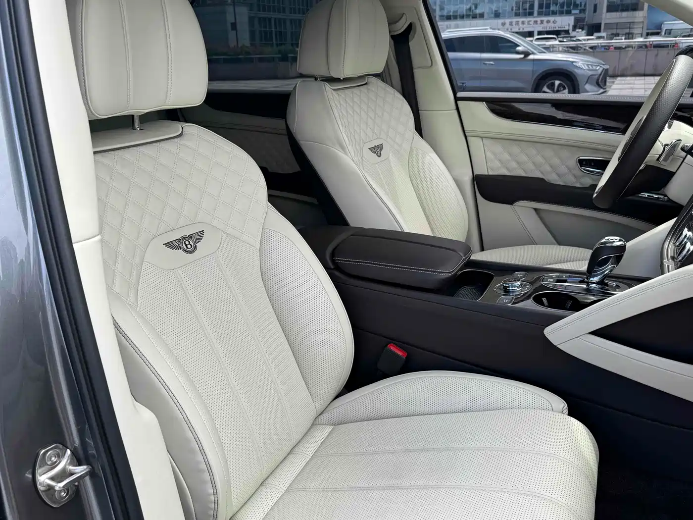 BENTLEY TIMYUE PLUG IN HYBRID