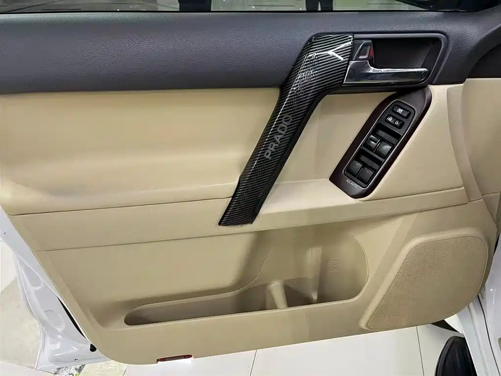 Toyota Prado 2014 4.0L Automatic TX-L фото 5