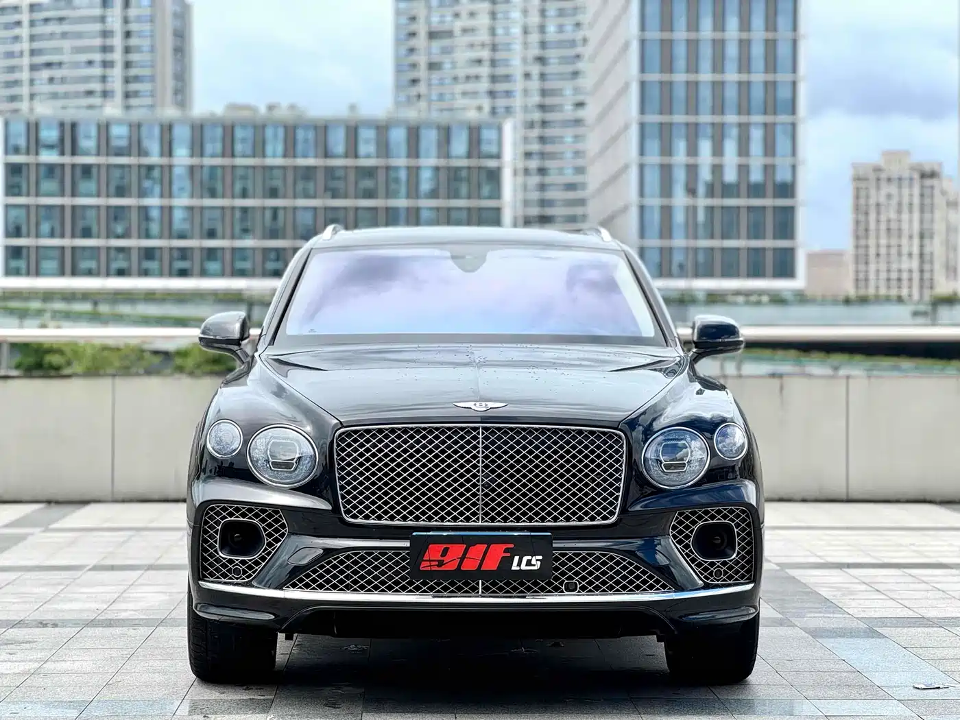 BENTLEY TIMYUE PLUG IN HYBRID