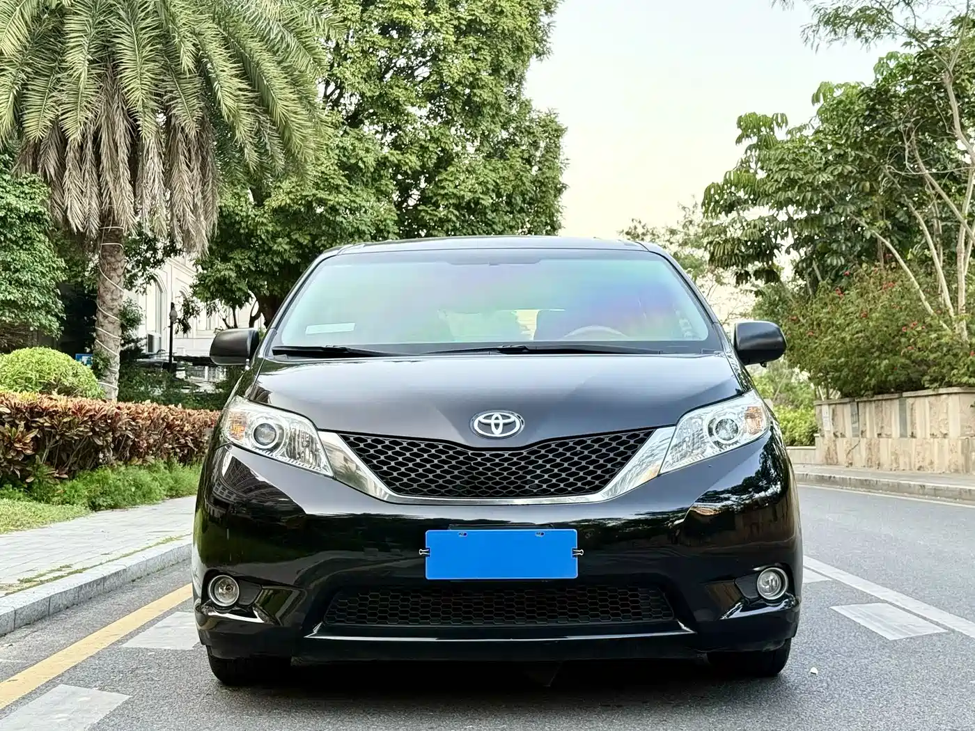 Toyota Sienna 2015 3.5L 2WD LE фото 2
