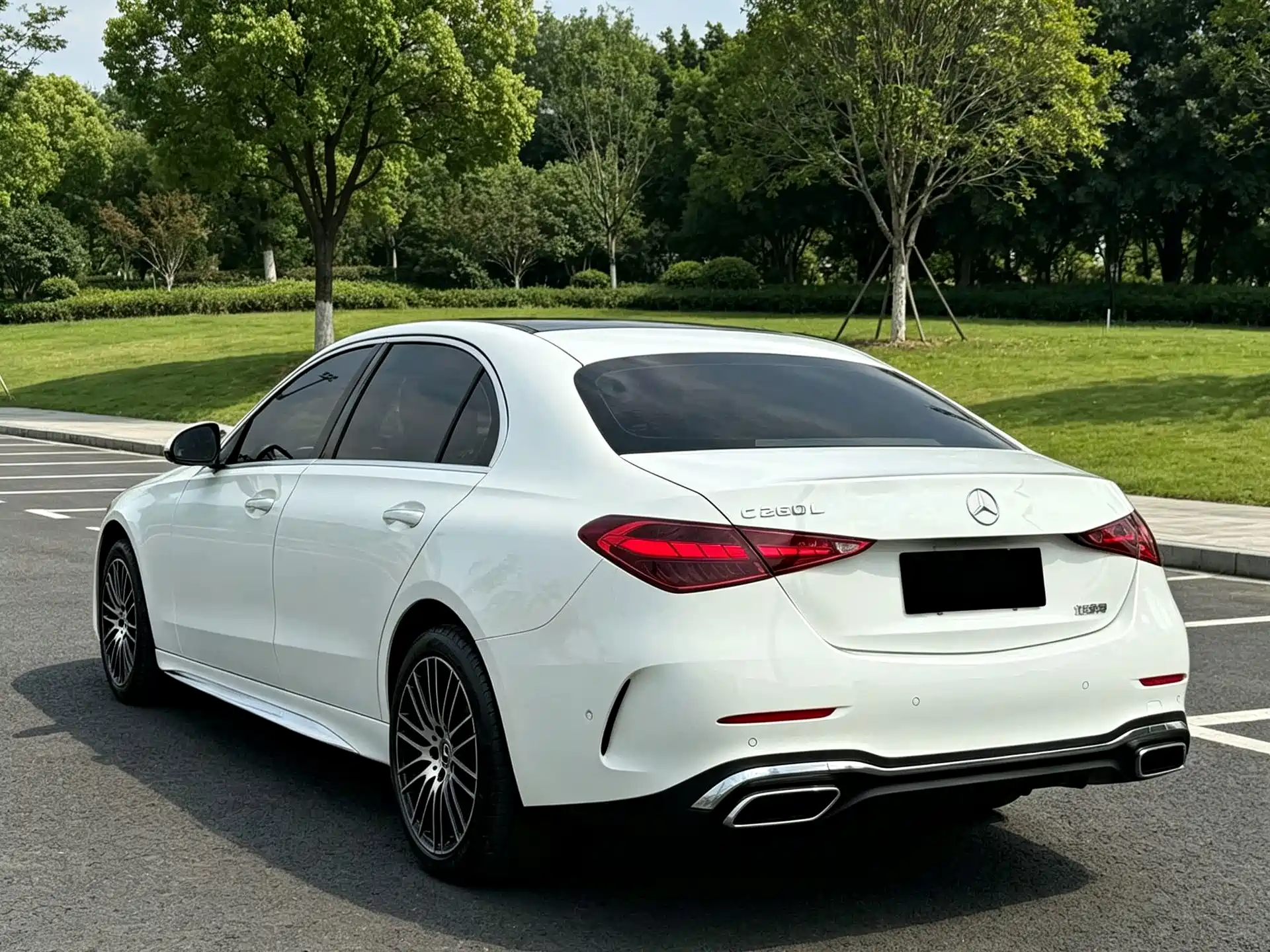 صورة 6 - Mercedes-Benz C-Class