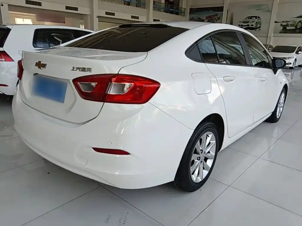 Chevrolet Cruze 2018 2018 320 Automatic Pioneer Sunroof Edition