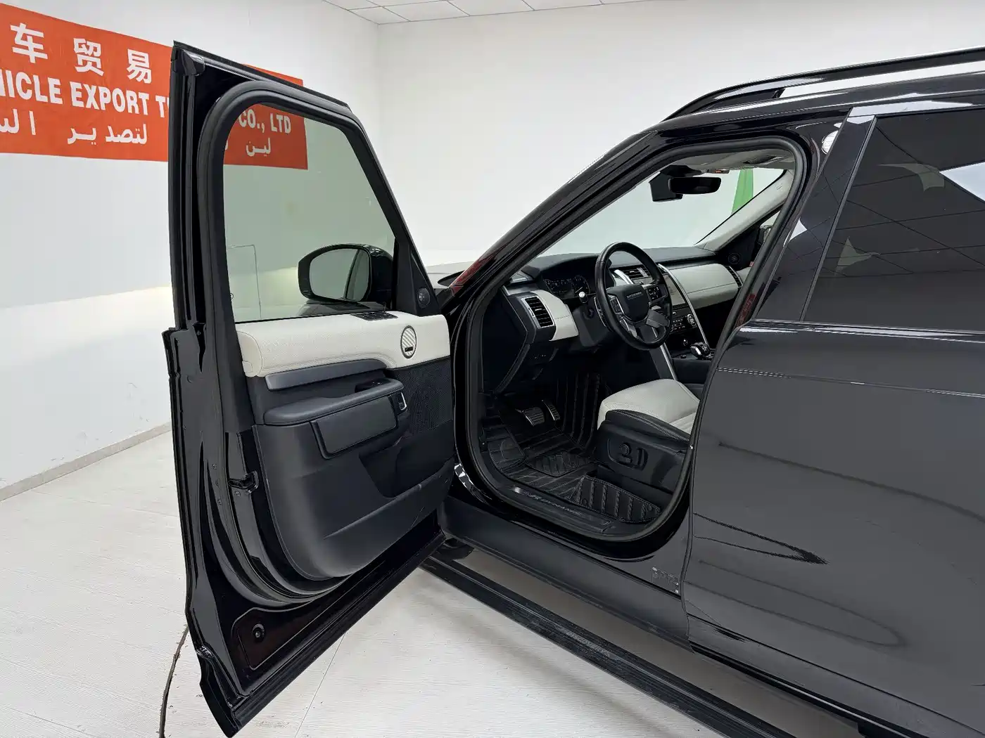 Land Rover Discovery 2021 360PS R-Dynamic S фото 23