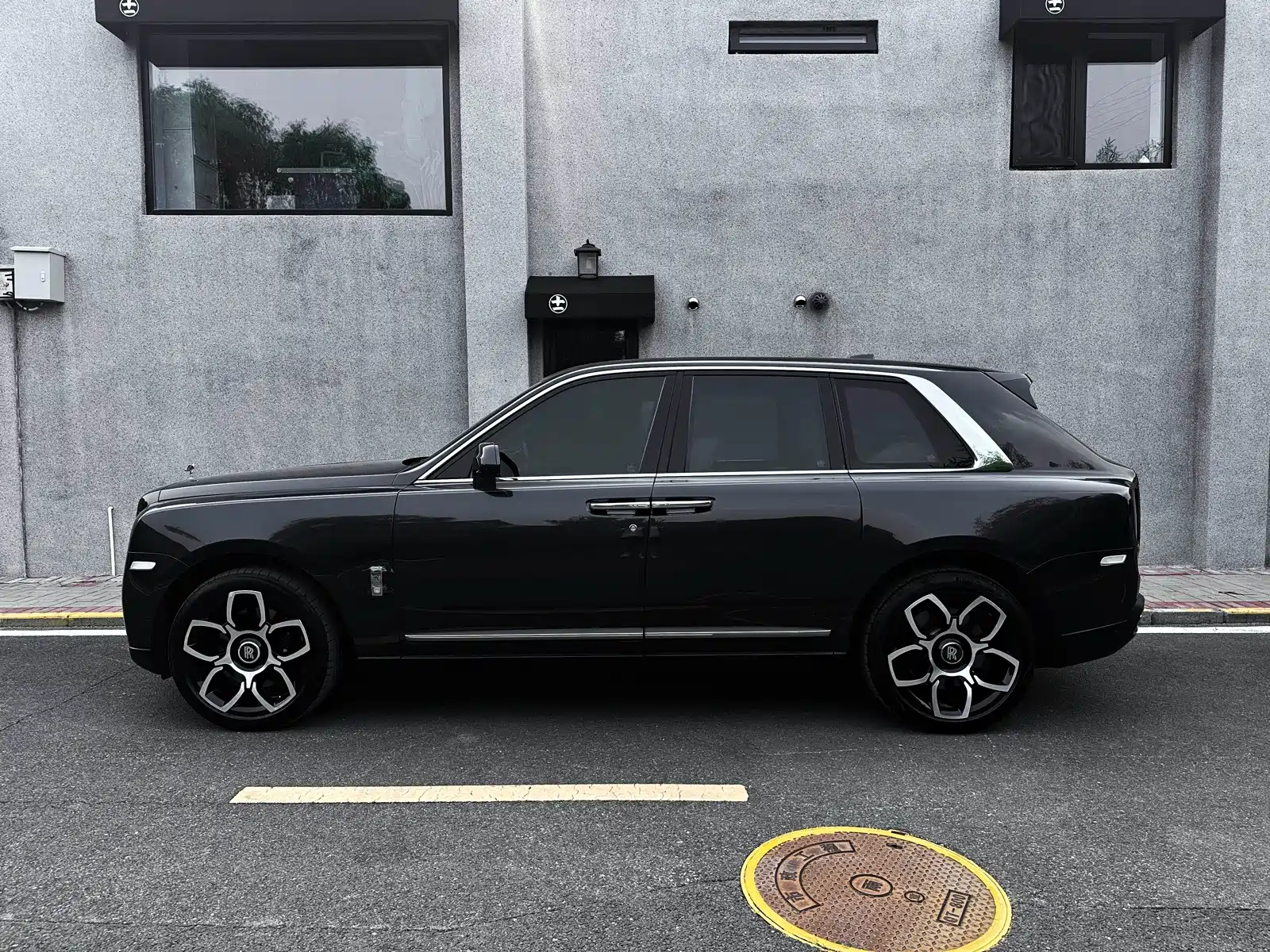 Фото 5 - Rolls-Royce Cullinan