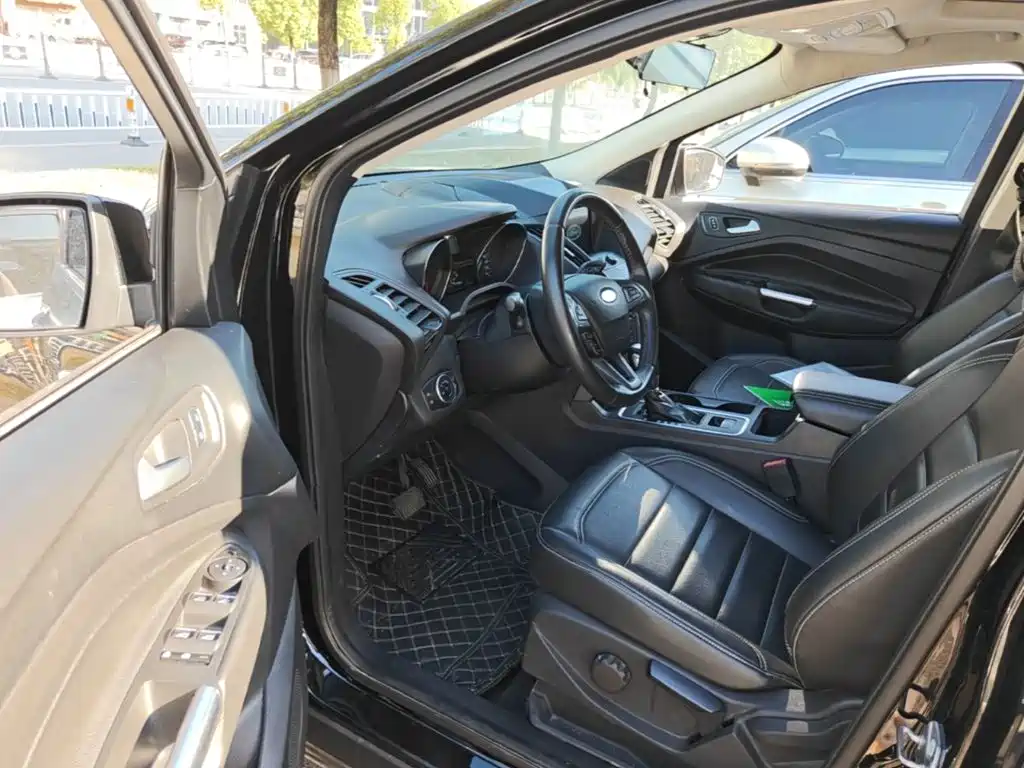 Ford Kuga 2020 2019 EcoBoost 180 2WD Platinum Wing Edition China VI