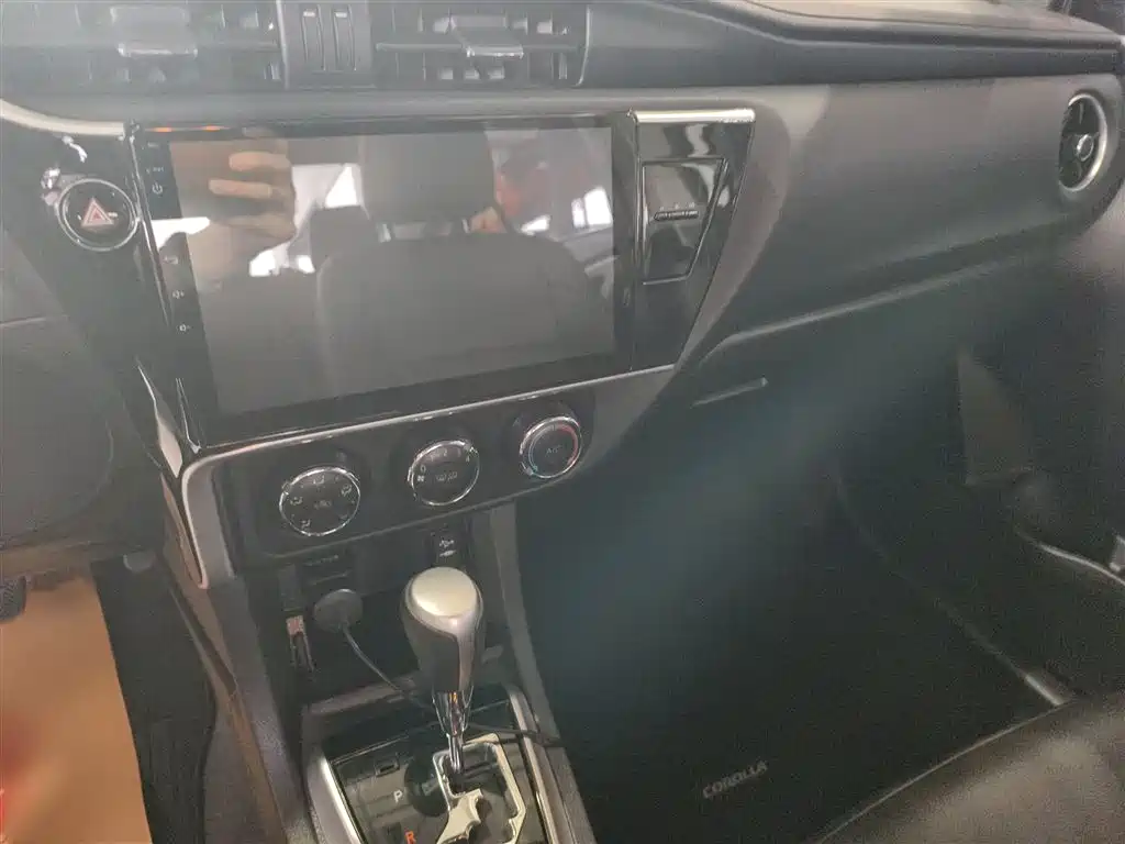 Toyota Corolla 2017 Facelift 1.2T S-CVT GL-i фото 7