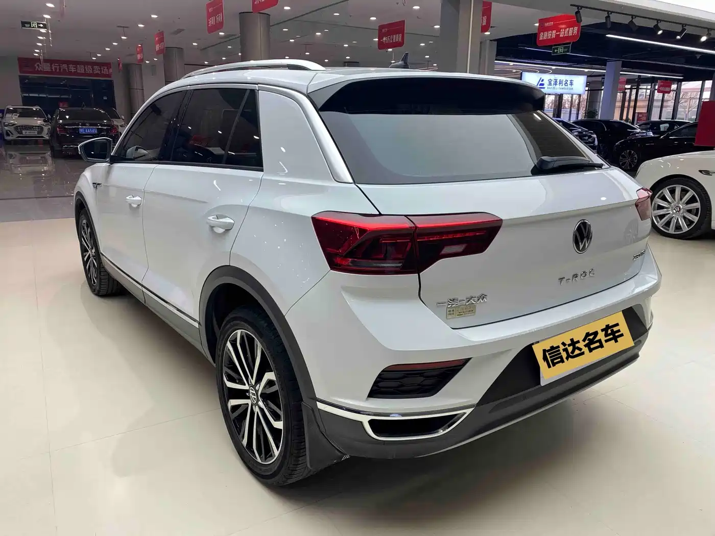 Фото 19 - Volkswagen T-ROC