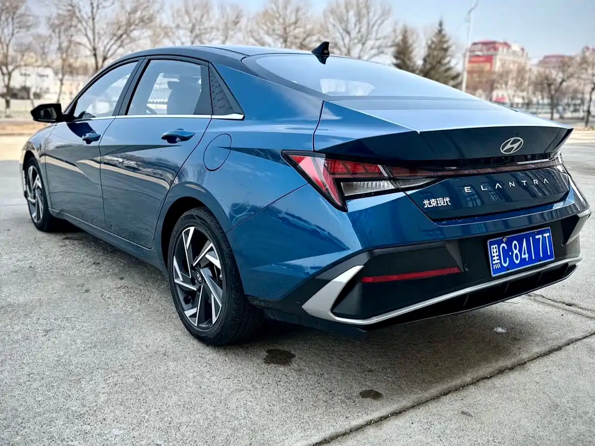 Hyundai Elantra 2023 1.5L CVT TOP Flagship Edition фото 4