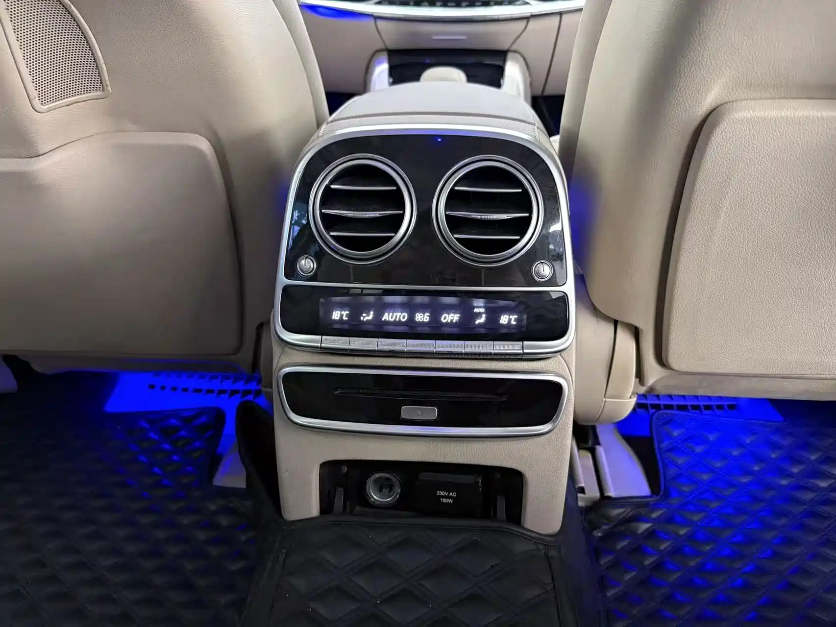 Фото 19 - Mercedes-Benz S-Class
