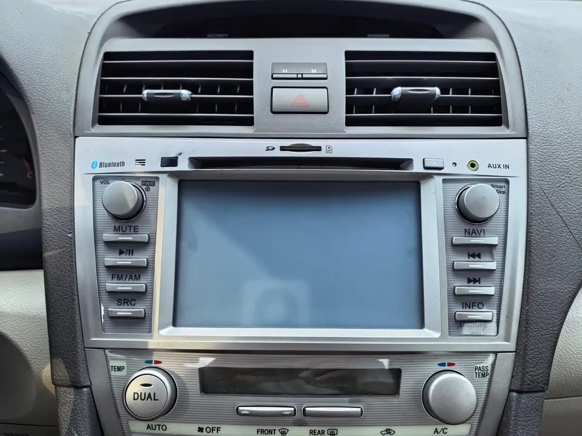 Photo 9 - Toyota Camry