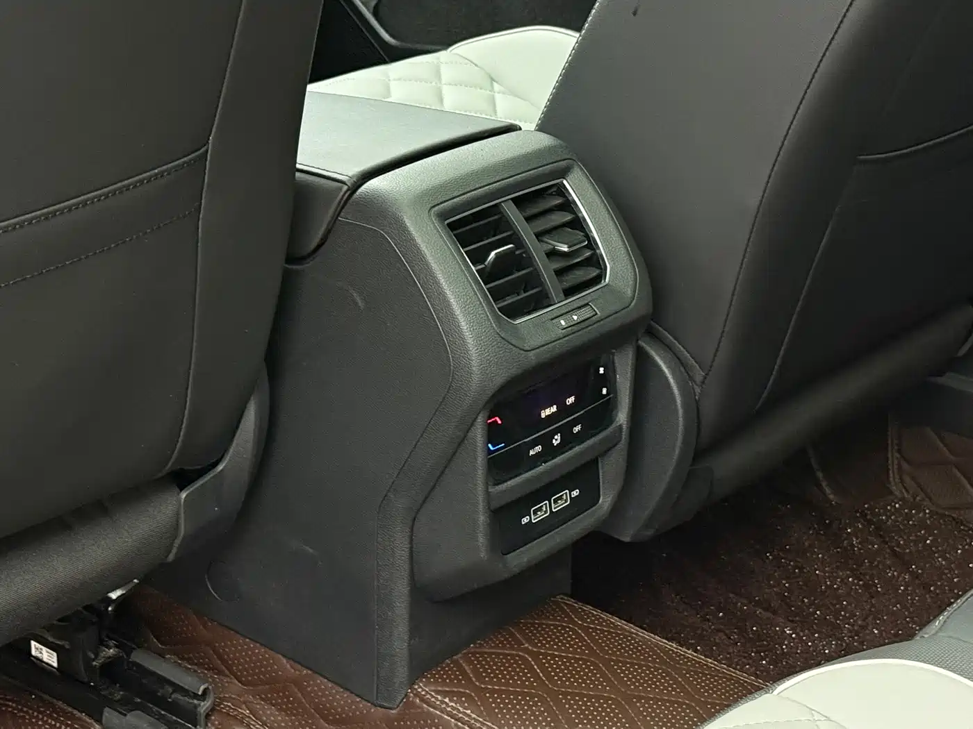 Volkswagen Tayron 2023 280TSI 2WD Luxury Plus Advanced Edition фото 12