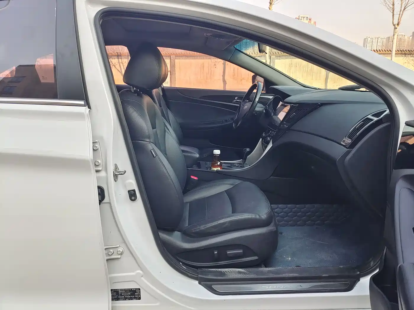 Hyundai Sonata 2015 Classic 2.0L Automatic Luxury Edition фото 13