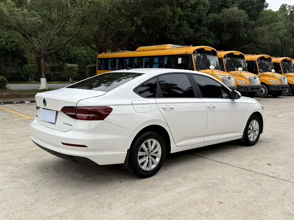 Volkswagen Lavida 2021 1.5L Automatic Trend Edition фото 7