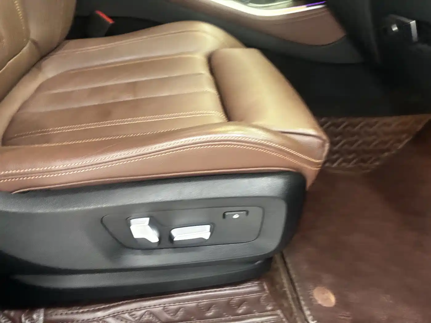 BMW X5 (Import) 2020 xDrive40i M Sport Package фото 25