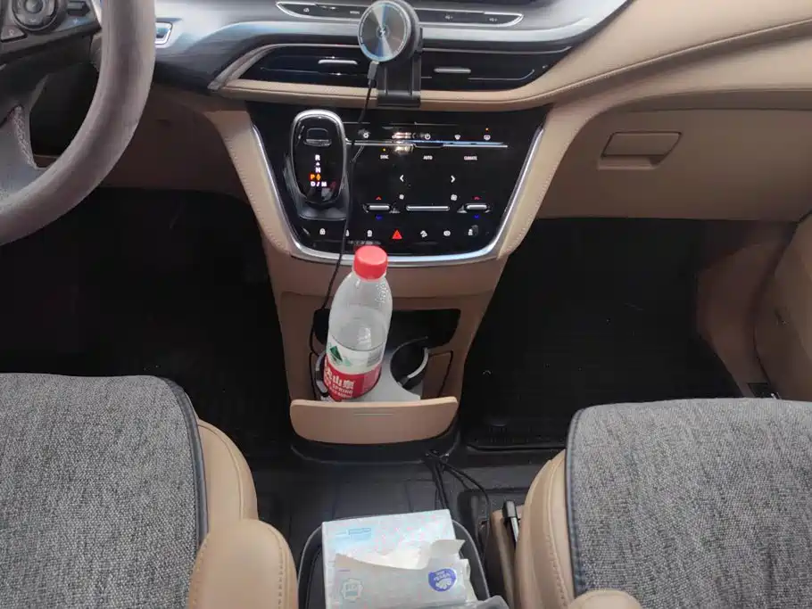 Photo 16 - Buick GL8