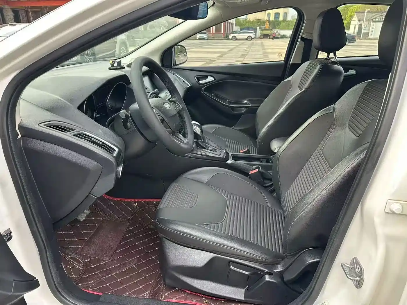 Фото 4 - Ford Focus