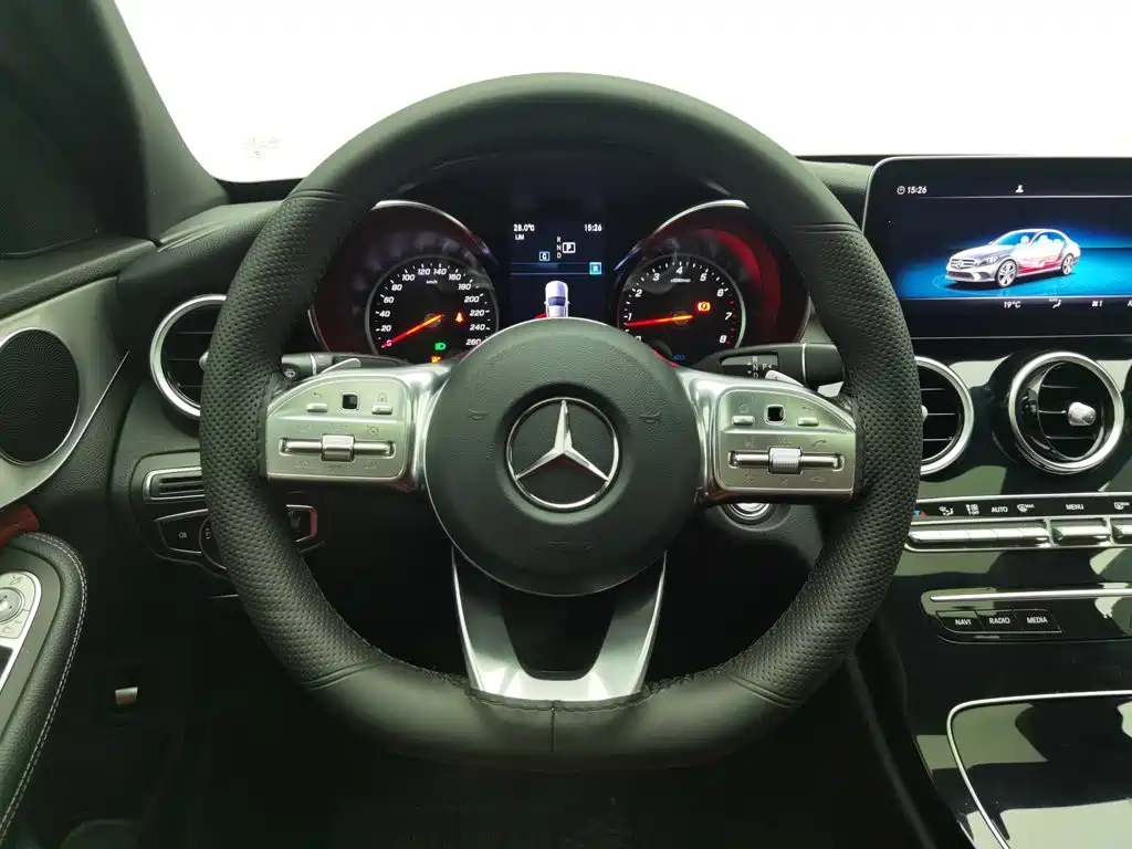 Фото 11 - Mercedes-Benz C-Class