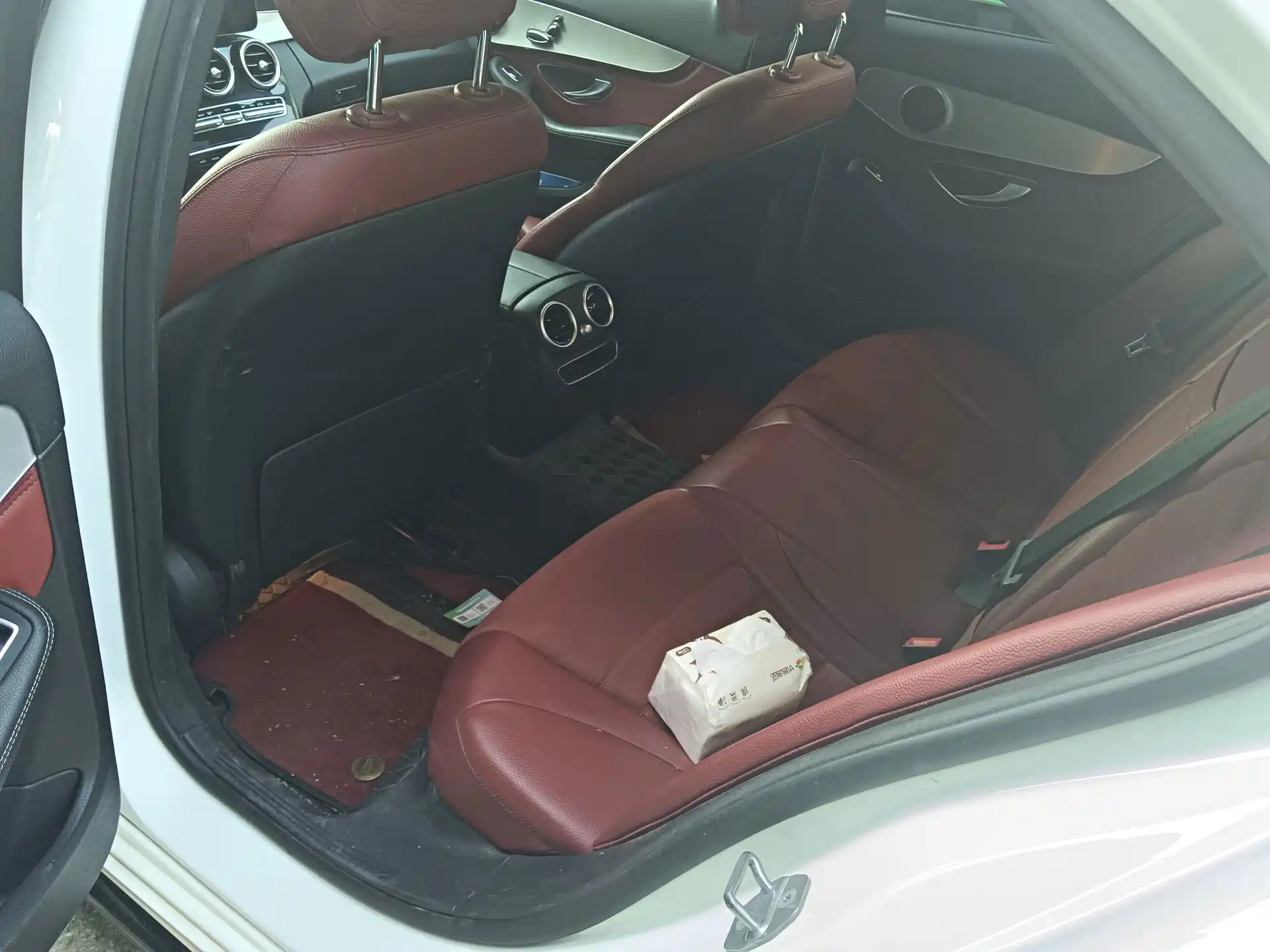صورة 6 - Mercedes-Benz C-Class
