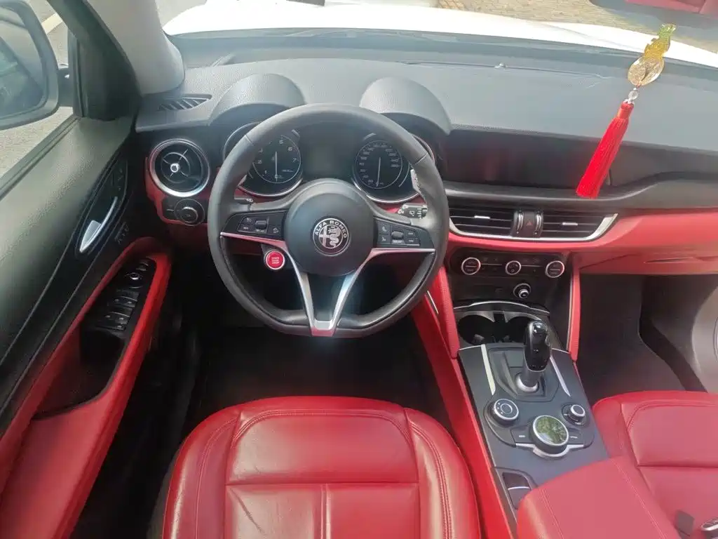 Alfa Romeo Stelvio 2019 2017 2.0T 200HP Elite