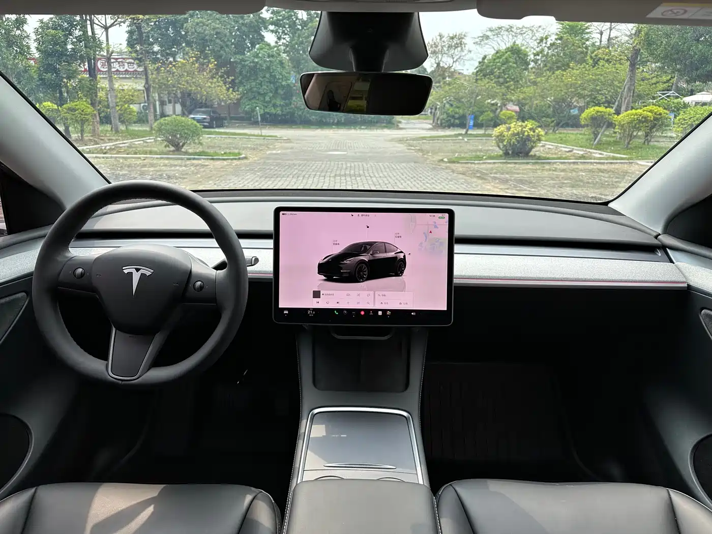 TESLA MODEL Y