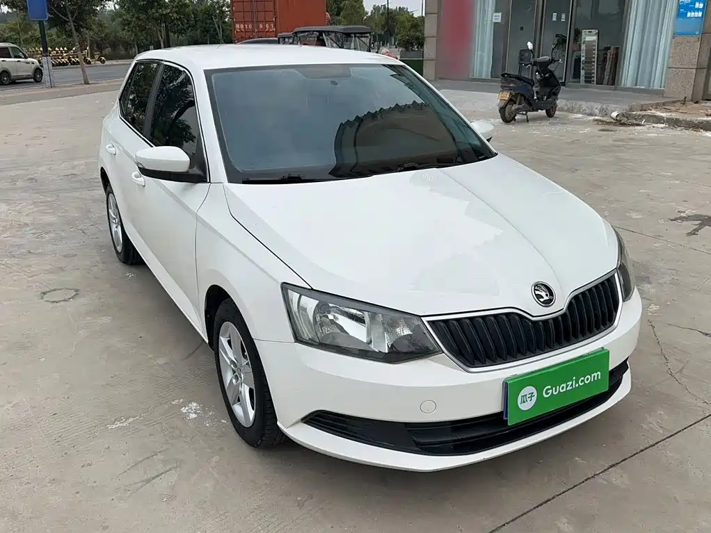 Škoda Fabia 2017 2016 1.4L Automatic Car Enjoy Edition