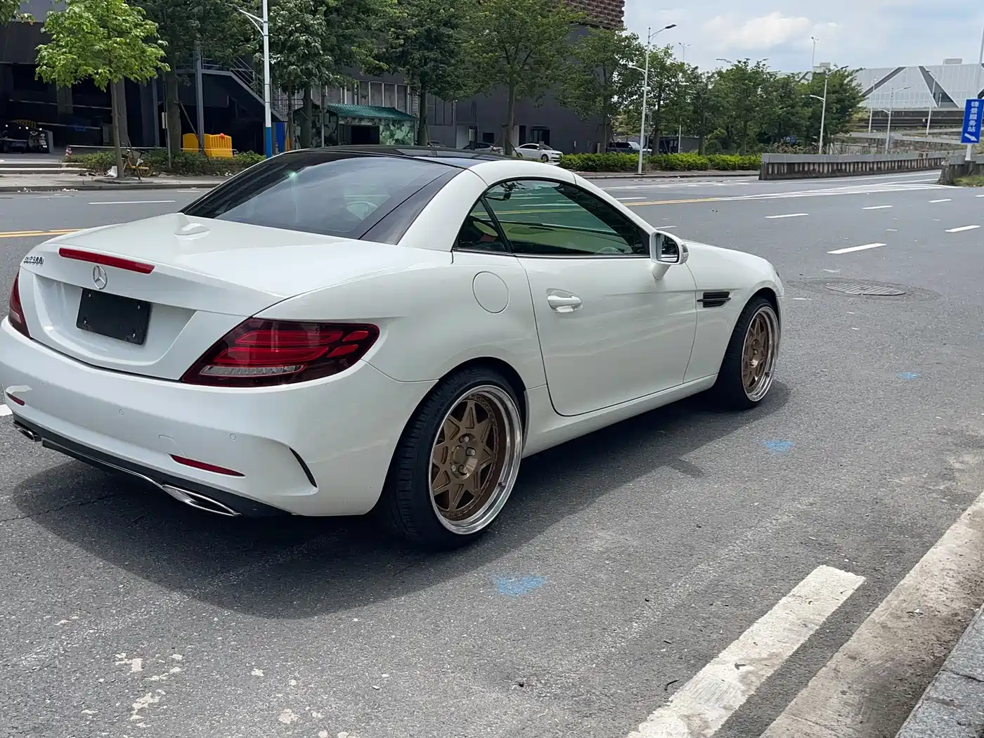 Mercedes-Benz SLC 2018 SLC 300 Luxury Sport фото 3