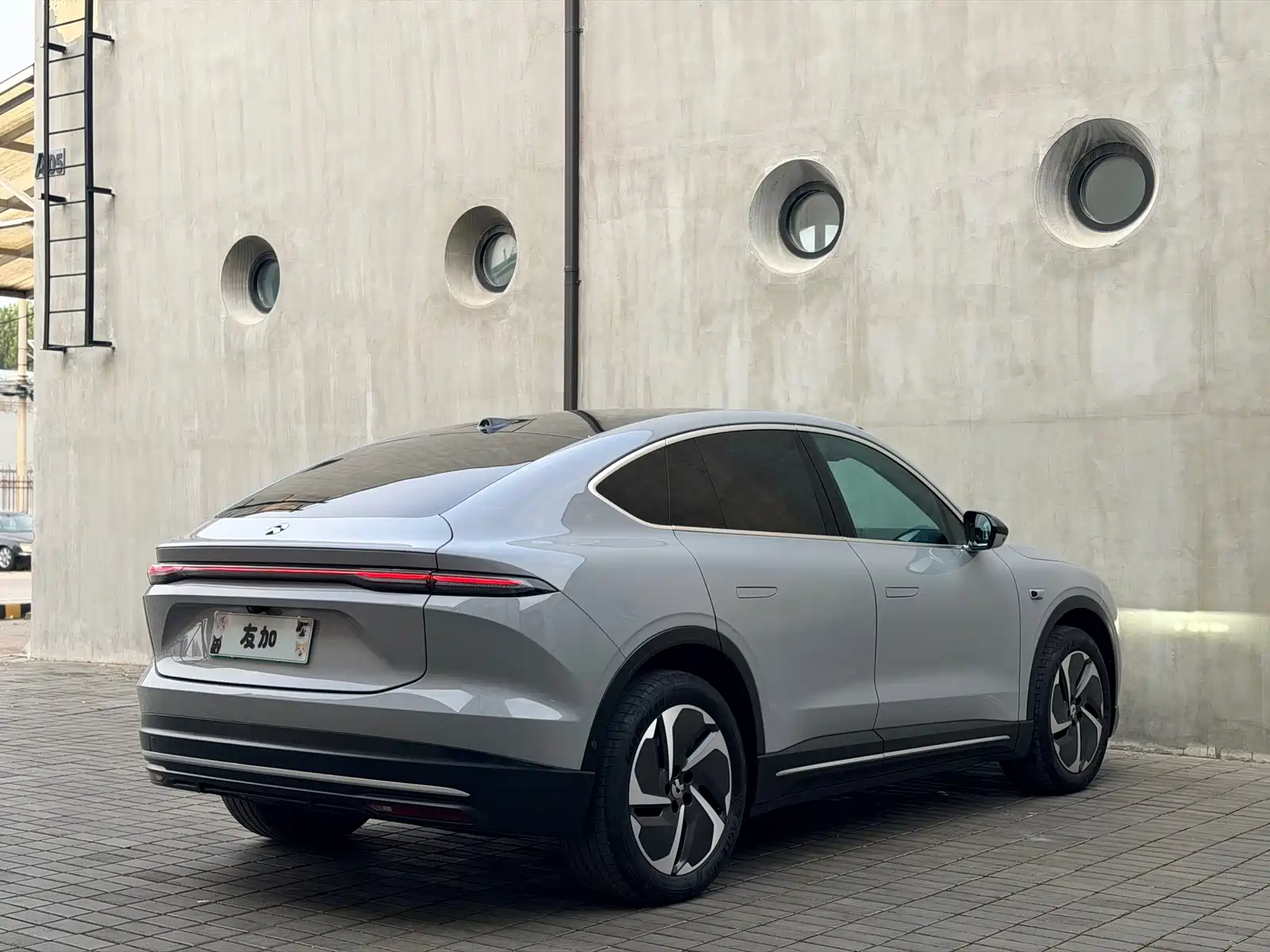 Фото 4 - NIO EC6