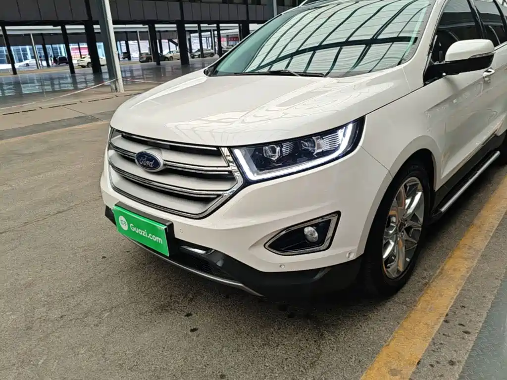 Фото 24 - Ford Edge