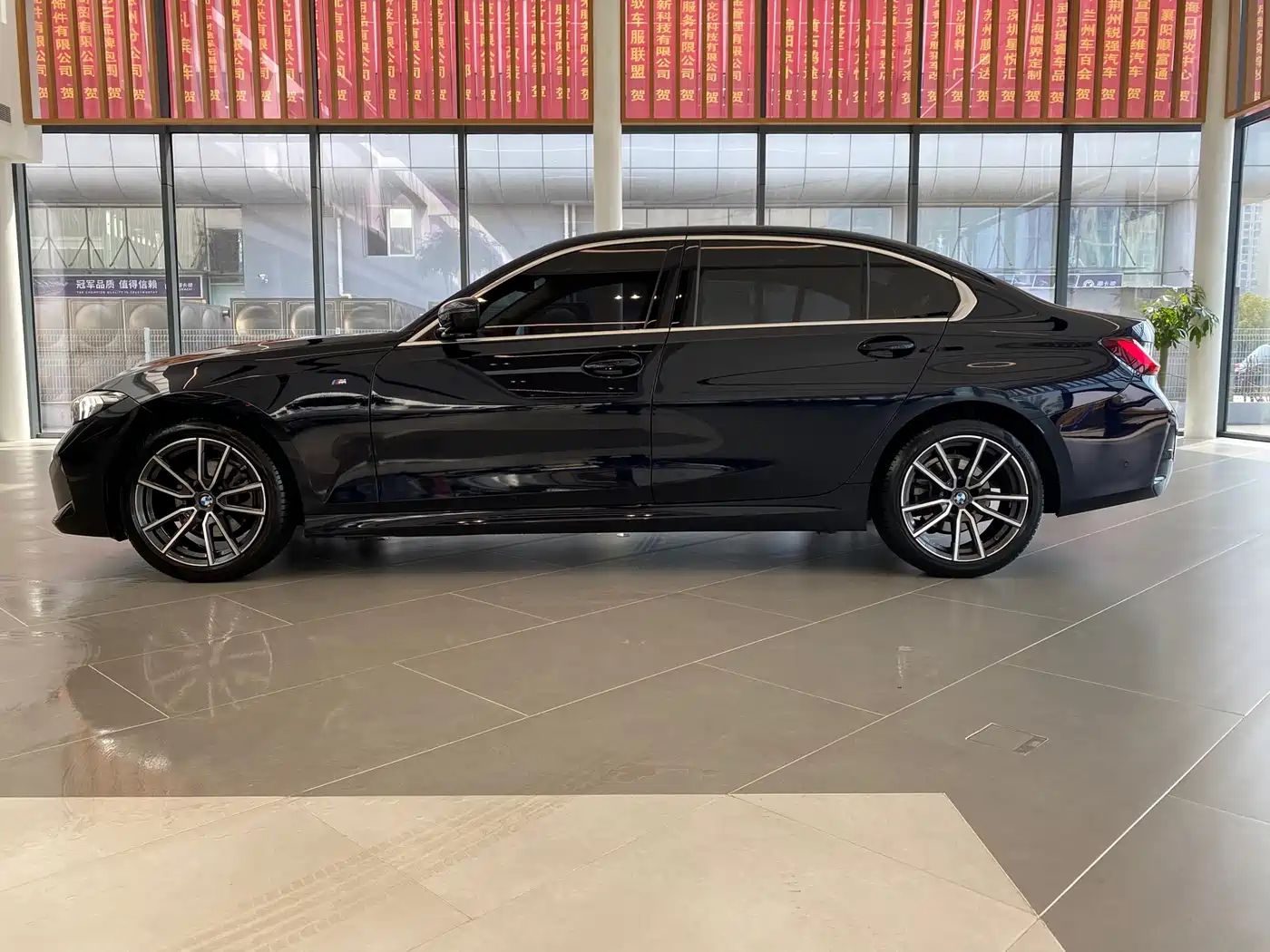 BMW 3 Series 2023 325Li M Sport Package фото 4