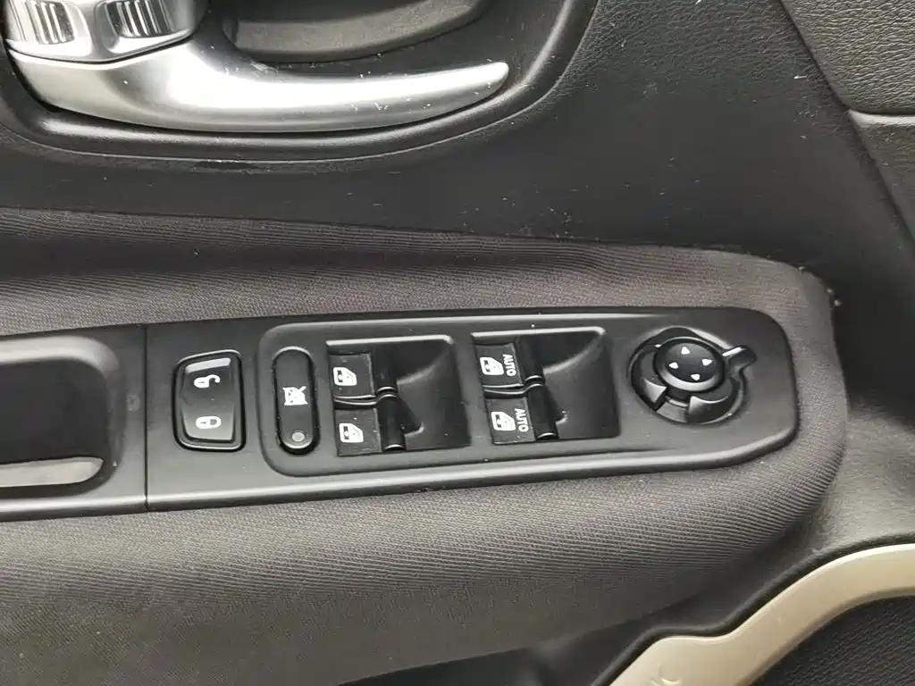 Jeep Renegade 2019 2018 Connected Large Screen Edition 180T Automatic High Energy
