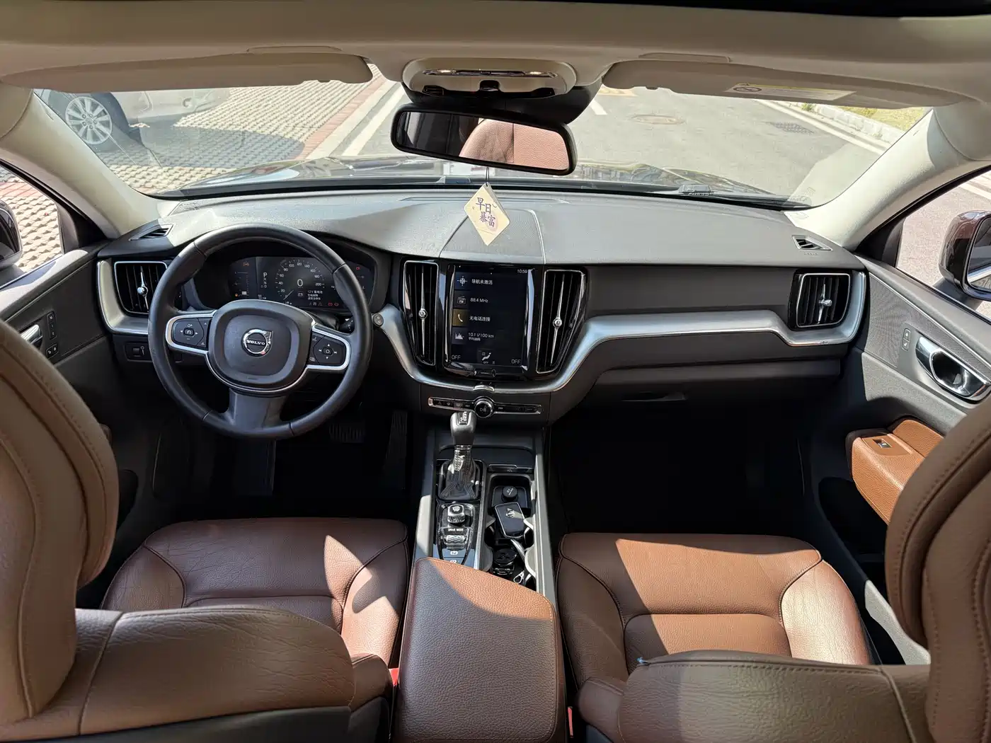 Фото 6 - Volvo XC60