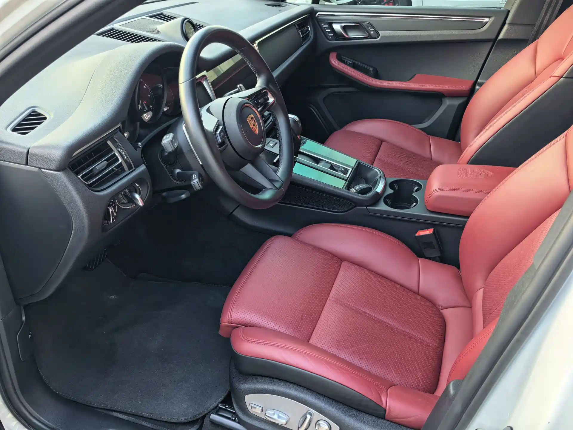 Фото 8 - Porsche Macan