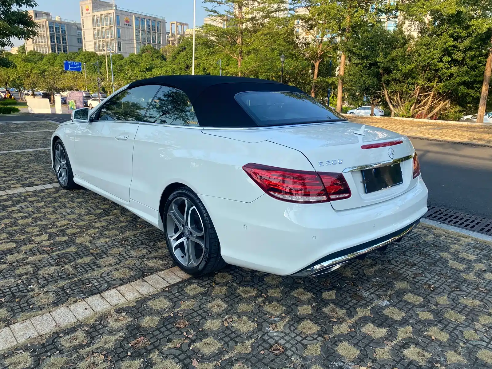 Фото 9 - Mercedes-Benz E-Class (Import)