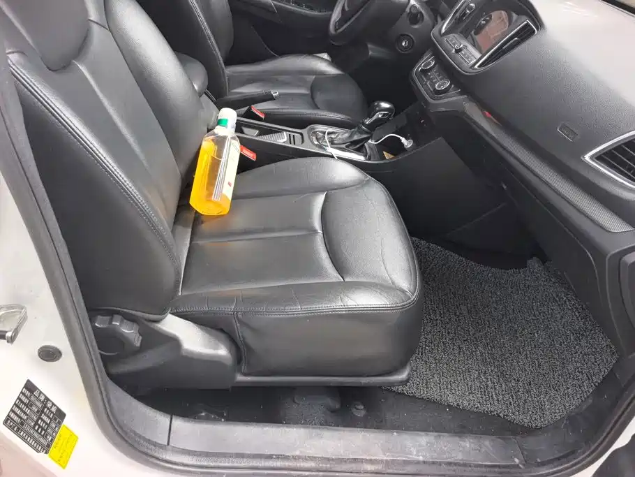 Фото 8 - Roewe 360