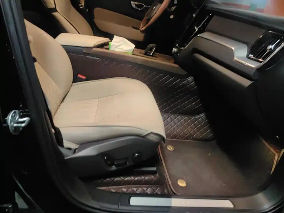 Volvo XC60 2025 2026 Model B5 AWD Smart Elite Luxury
