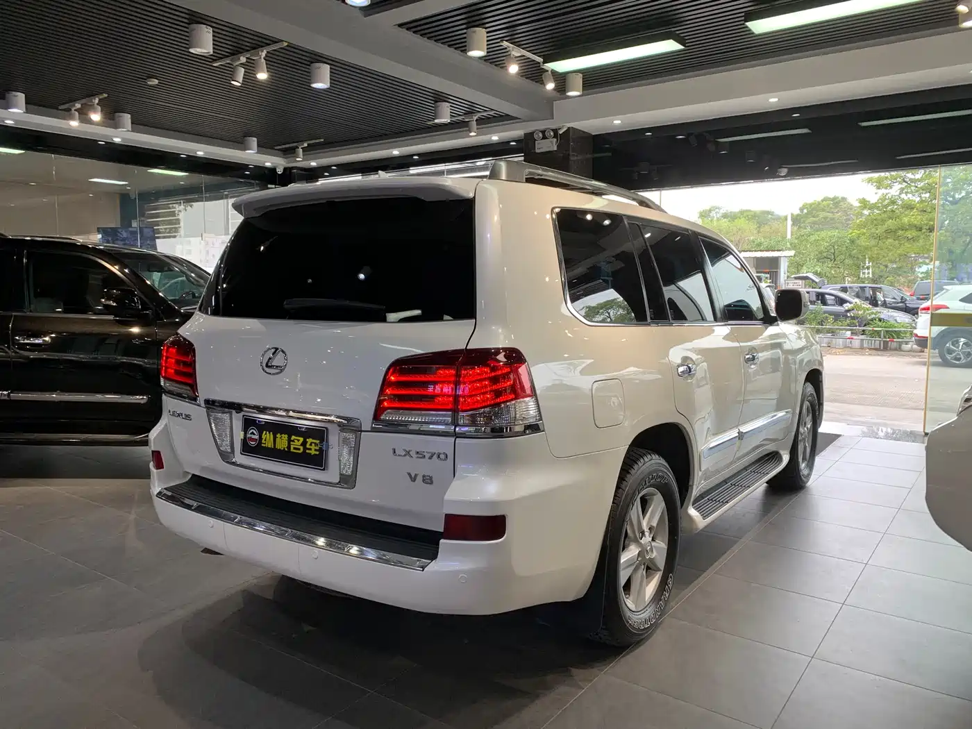 Lexus LX 2013 570 фото 6
