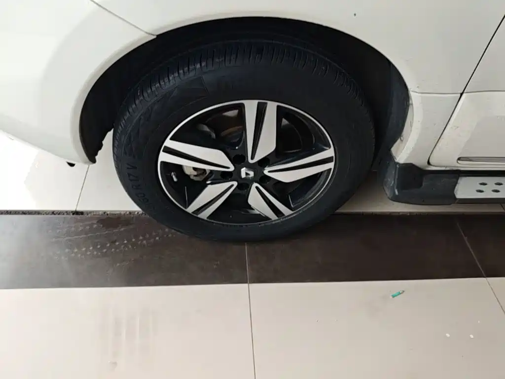 Renault Koleos (Import) 2015 2015 2.0L 2WD Comfort
