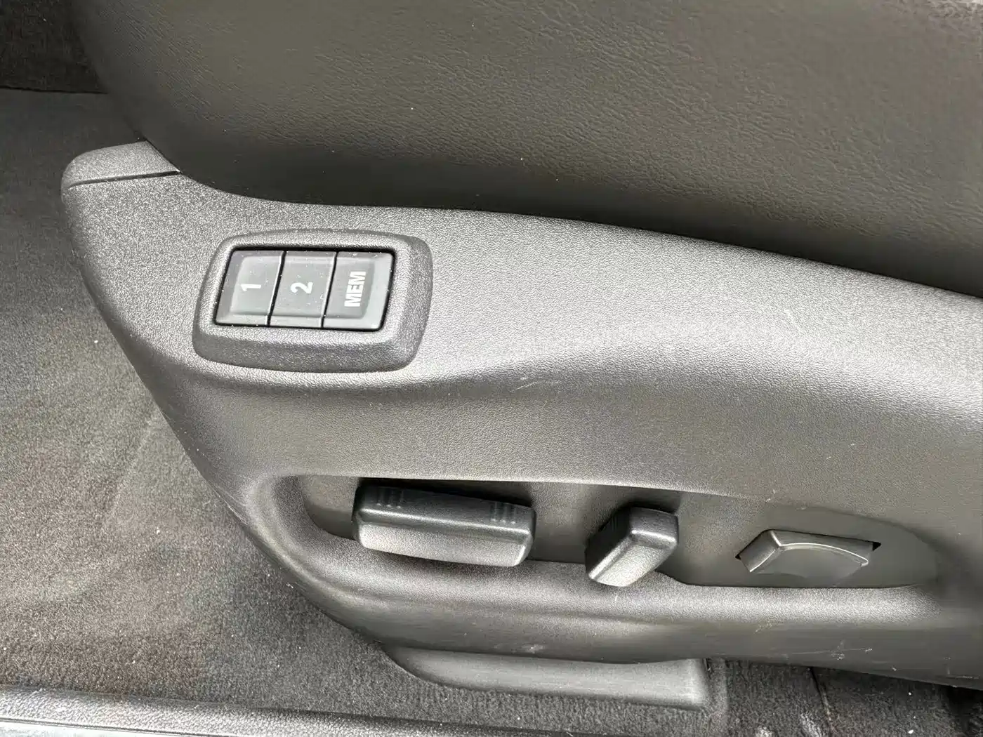 Cadillac SRX 2015 3.0L Elite фото 9