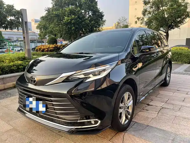 Toyota Sienna 2.5L, гибрид, Комфорт